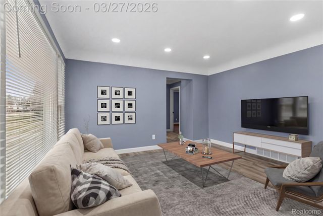 24241 Coolidge Highway, Oak Park, MI 48237