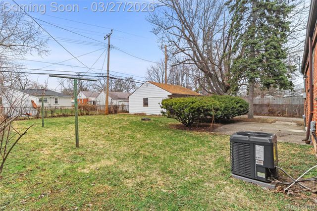 24241 Coolidge Highway, Oak Park, MI 48237