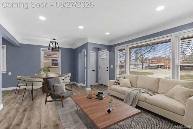 24241 Coolidge Highway, Oak Park, MI 48237