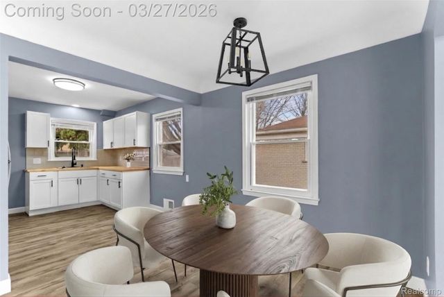 24241 Coolidge Highway, Oak Park, MI 48237