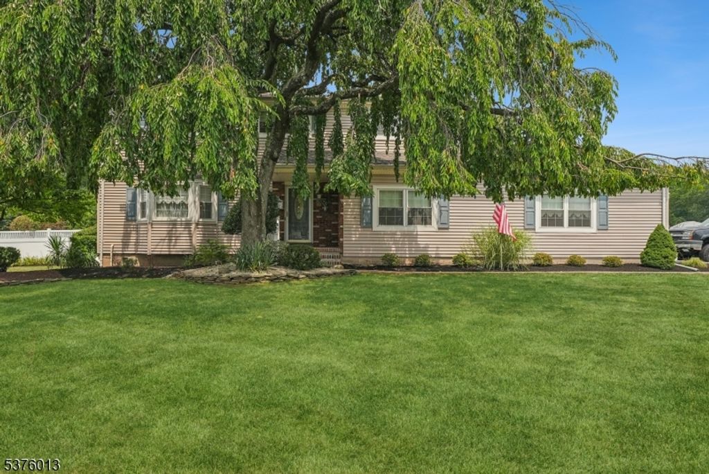 Image 1 of property listing at 14 Susan Drive, Franklin Twp., NJ 08873