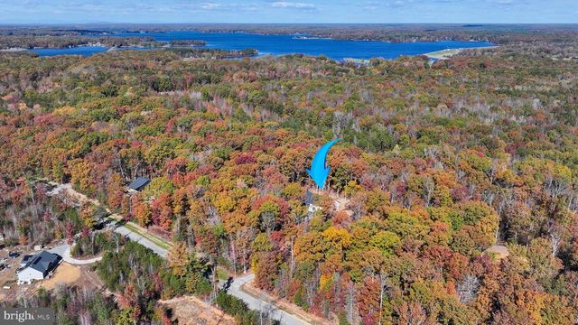 375 EQUESTRIAN LANDING TRL, Bumpass, VA 23024