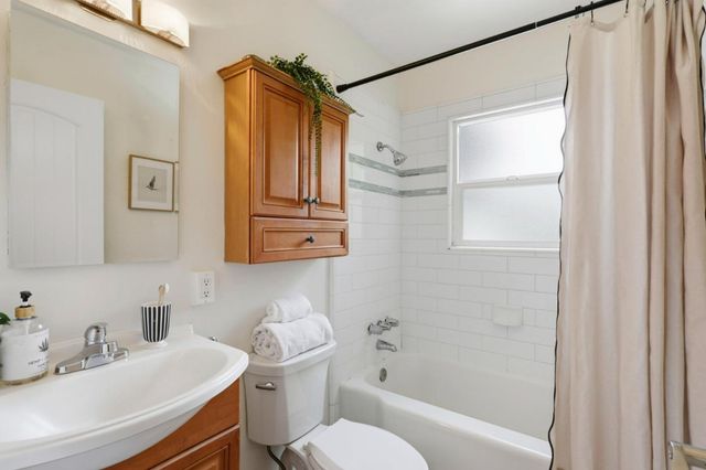 212 Darwin Street, Santa Cruz, CA 95062