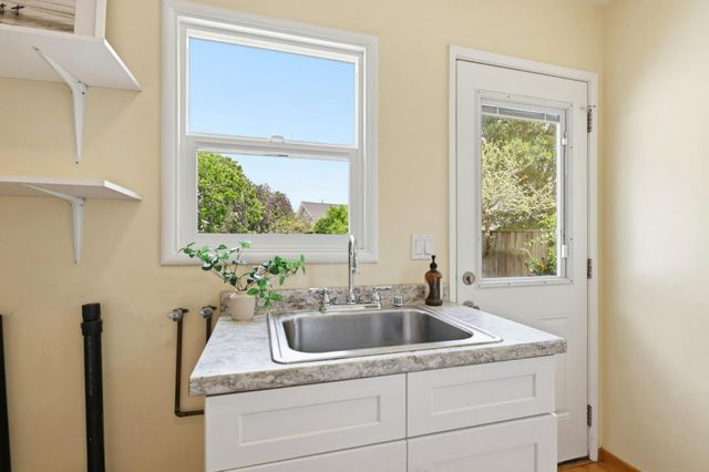 212 Darwin Street, Santa Cruz, CA 95062