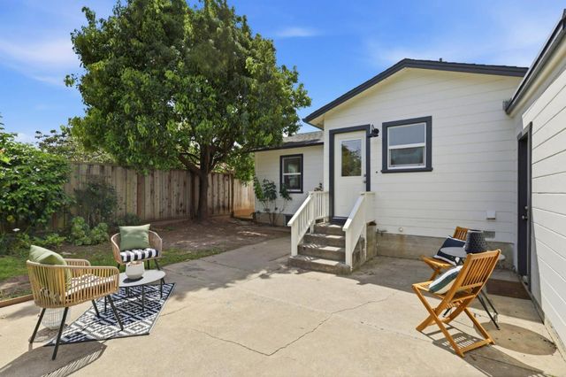 212 Darwin Street, Santa Cruz, CA 95062
