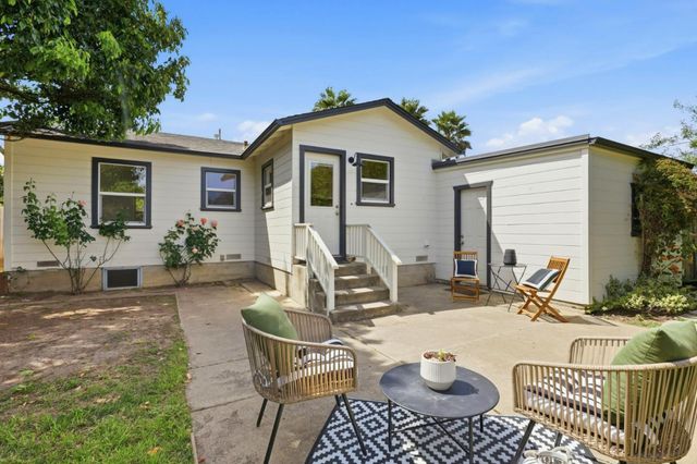 212 Darwin Street, Santa Cruz, CA 95062