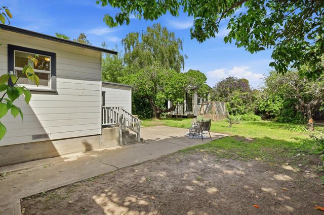 212 Darwin Street, Santa Cruz, CA 95062