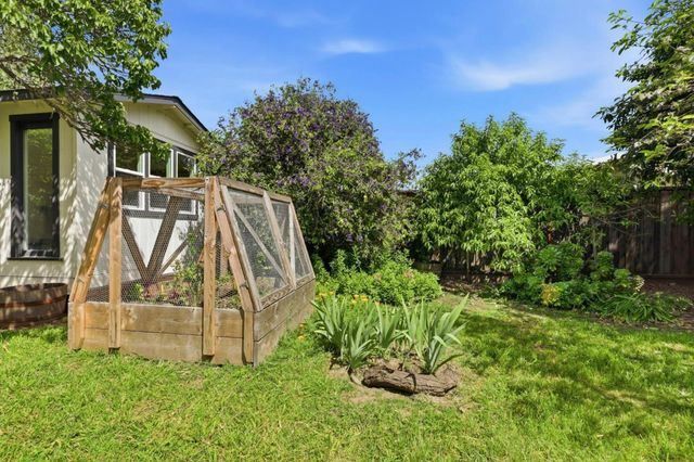 212 Darwin Street, Santa Cruz, CA 95062