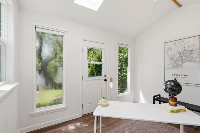 212 Darwin Street, Santa Cruz, CA 95062