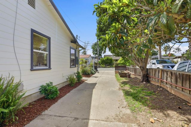212 Darwin Street, Santa Cruz, CA 95062