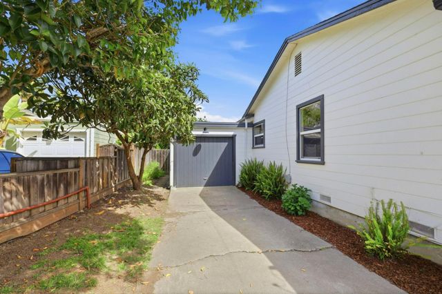 212 Darwin Street, Santa Cruz, CA 95062