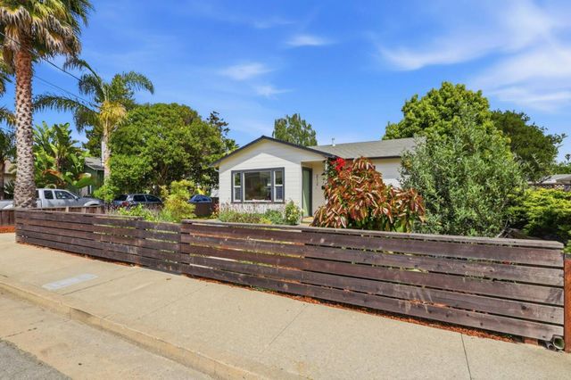 212 Darwin Street, Santa Cruz, CA 95062