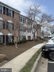 109 Fort Evans Rd SE Apt A, Leesburg, VA 20175
