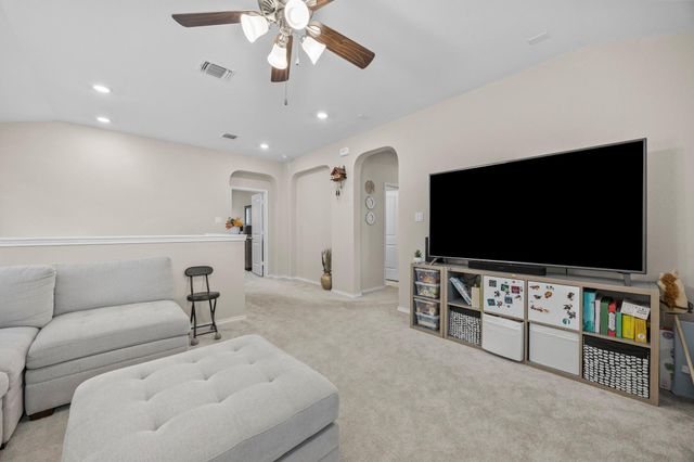 125 Danablu DR, Hutto, TX 78634