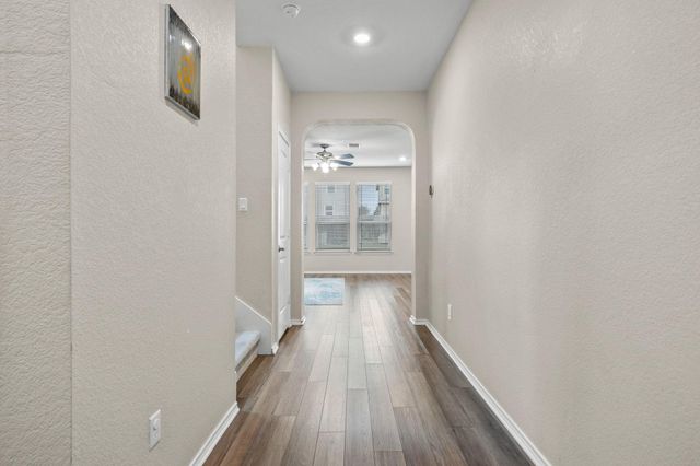 125 Danablu DR, Hutto, TX 78634