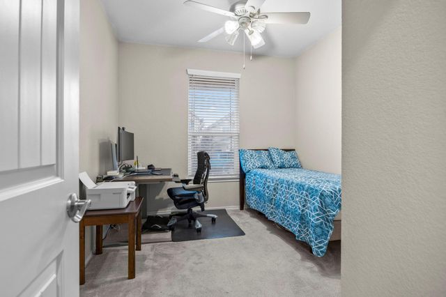 125 Danablu DR, Hutto, TX 78634