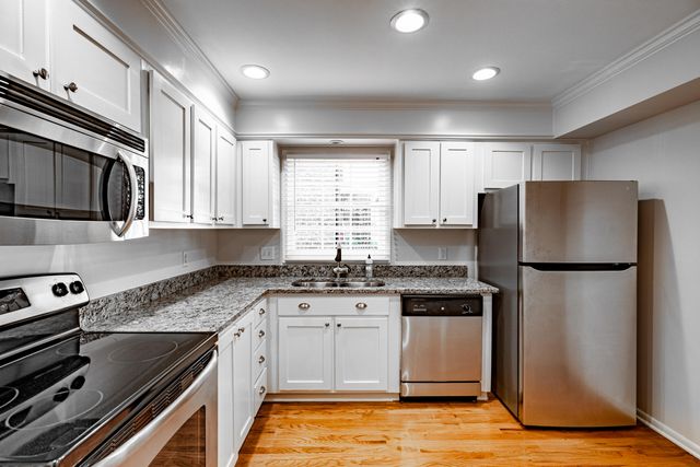 2 Poulnot Lane, Charleston, SC 29401