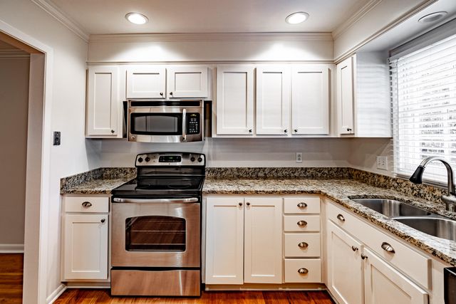 2 Poulnot Lane, Charleston, SC 29401