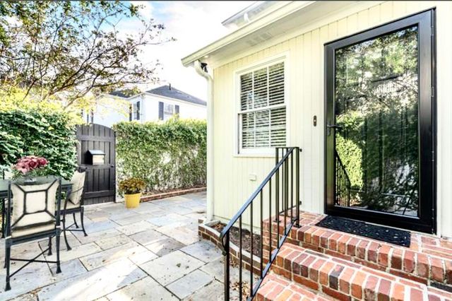 2 Poulnot Lane, Charleston, SC 29401