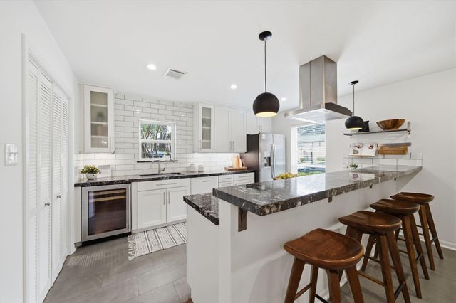 6441 Olympia Drive 121, Houston, TX 77057