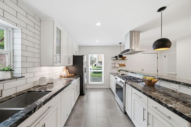 6441 Olympia Drive 121, Houston, TX 77057