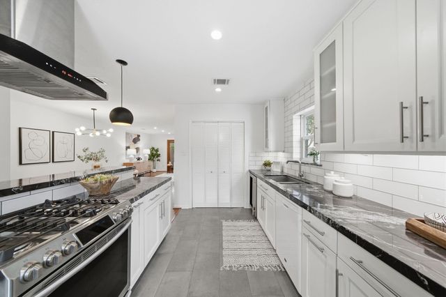 6441 Olympia Drive 121, Houston, TX 77057