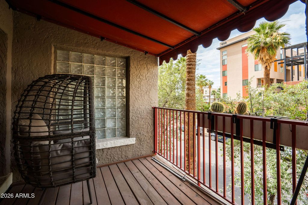 Image 7 of property listing at 387 N 2ND Avenue 2E, Phoenix, AZ 85003