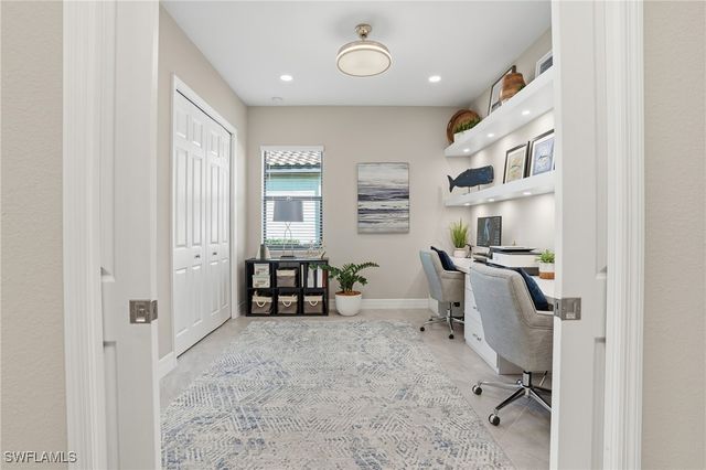 28071 Foxrock CT, Bonita Springs, FL 34135