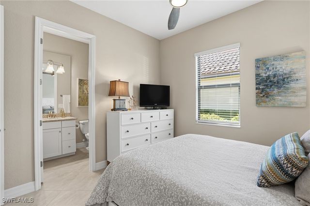 28071 Foxrock CT, Bonita Springs, FL 34135