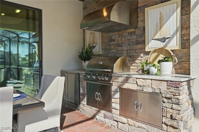 28071 Foxrock CT, Bonita Springs, FL 34135