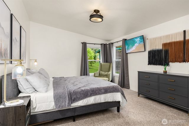 6009 NE Gunderson Road, Poulsbo, WA 98370