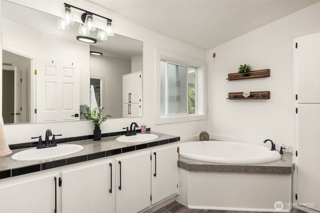 6009 NE Gunderson Road, Poulsbo, WA 98370