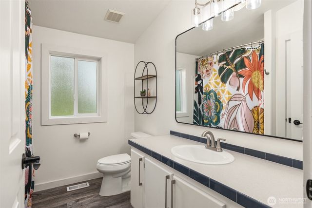 6009 NE Gunderson Road, Poulsbo, WA 98370