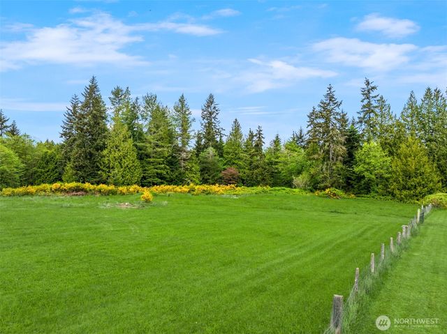 6009 NE Gunderson Road, Poulsbo, WA 98370