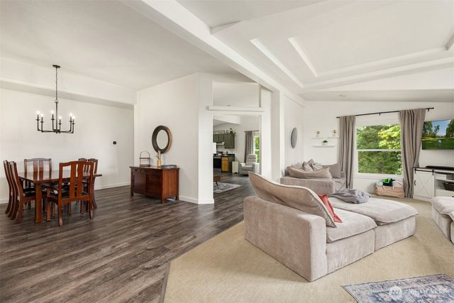 6009 NE Gunderson Road, Poulsbo, WA 98370