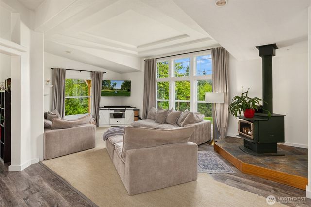 6009 NE Gunderson Road, Poulsbo, WA 98370