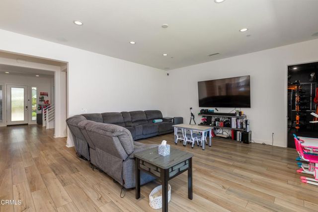 28608 Windbreak Terrace, Santa Clarita, CA 91350