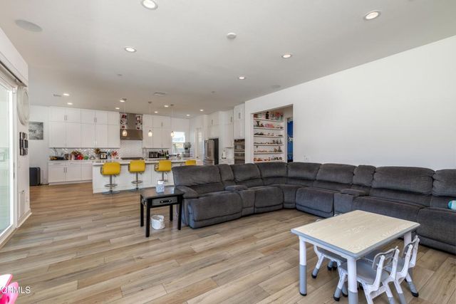 28608 Windbreak Terrace, Santa Clarita, CA 91350