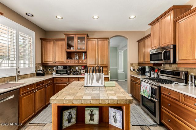 680 N NANTUCKET Street, Chandler, AZ 85225