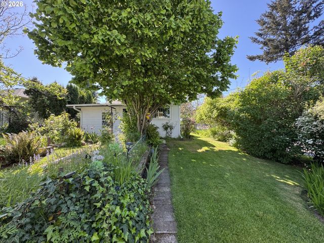 8110 N DANA Ave, Portland, OR 97203