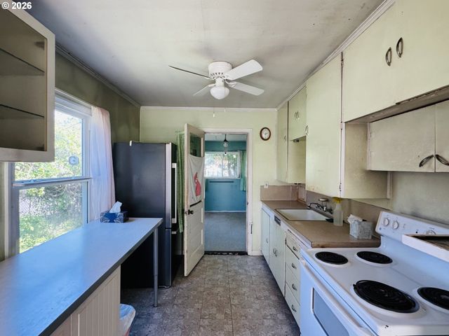 8110 N DANA Ave, Portland, OR 97203