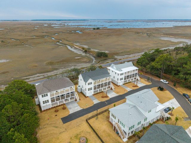3904 Seafood Road, Awendaw, SC 29429