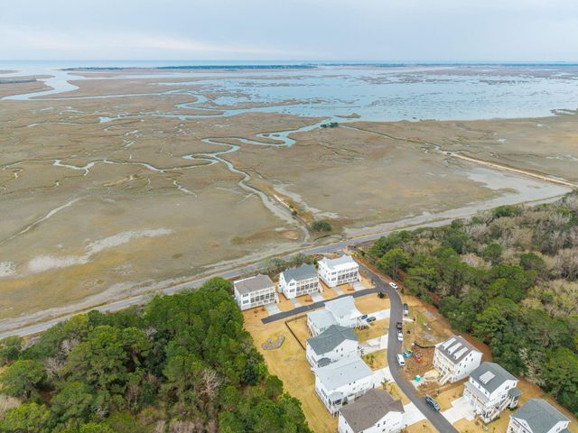 3904 Seafood Road, Awendaw, SC 29429