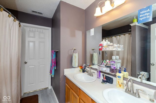 5726 Sweet River Drive, Indianapolis, IN 46221