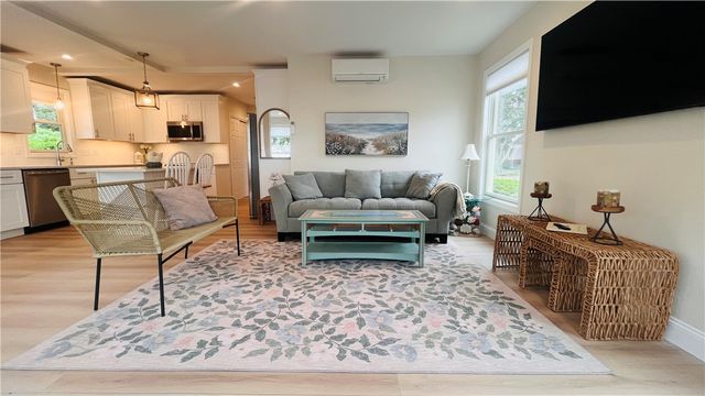 115 Wellington Avenue 1, Newport, RI 02840