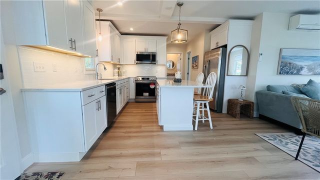 115 Wellington Avenue 1, Newport, RI 02840