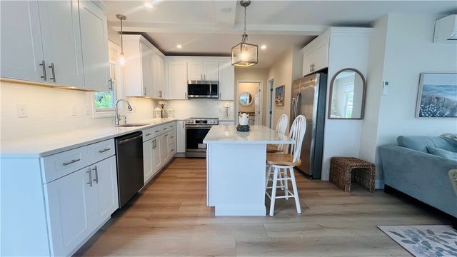 115 Wellington Avenue 1, Newport, RI 02840