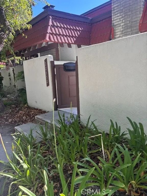 22350 James Alan, Chatsworth, CA 91311