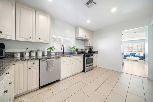 853 N 5th Ave, Covina, CA 91723