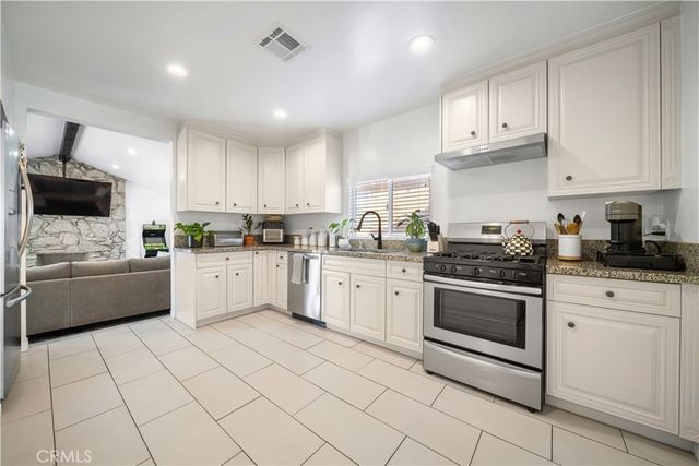 853 N 5th Ave, Covina, CA 91723